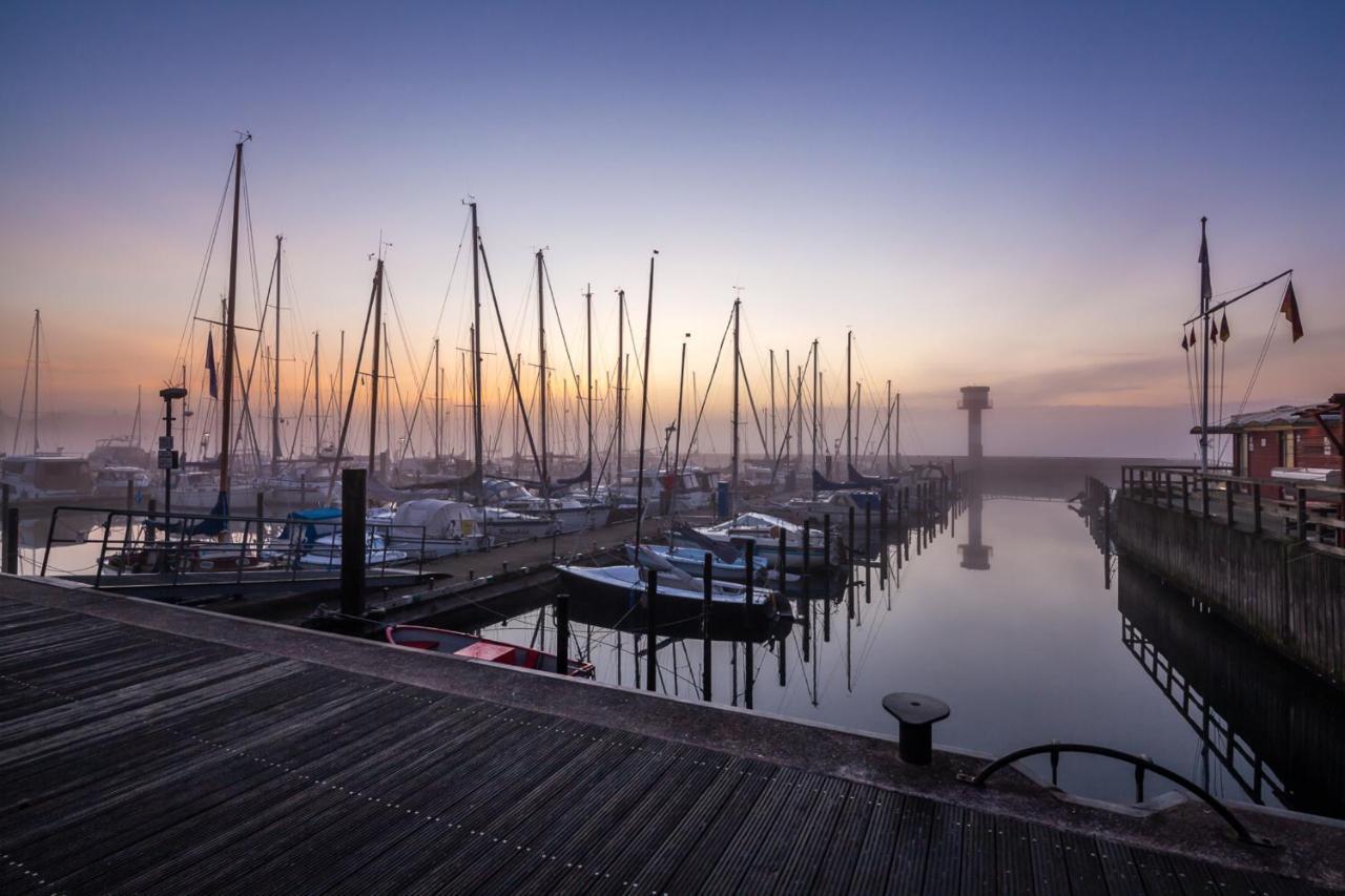 Apartmenthaus Hafenspitze Ap 5 - "Am Yachthafen 5" - Blickrichtung Offenes Meerstrandpromenade Eckernforde Bagian luar foto