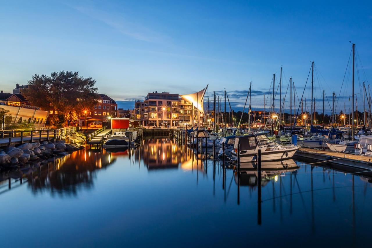 Apartmenthaus Hafenspitze Ap 5 - "Am Yachthafen 5" - Blickrichtung Offenes Meerstrandpromenade Eckernforde Bagian luar foto